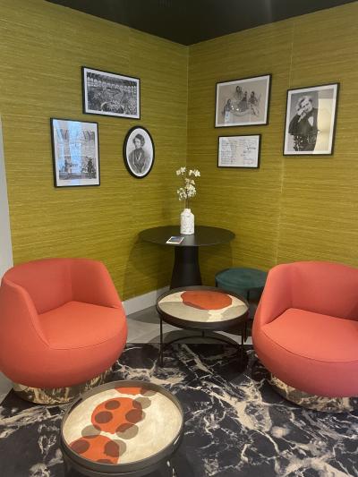 洗練された印象のレセプションエリア。