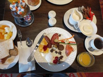 朝食は英国風フルブレックファスト