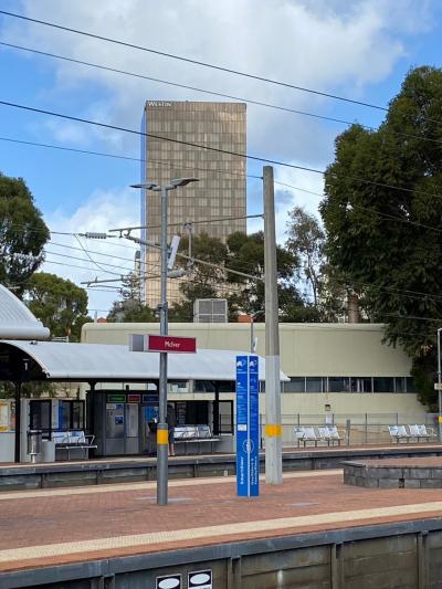 最寄り駅まで徒歩5分(空港からの電車も停まります)