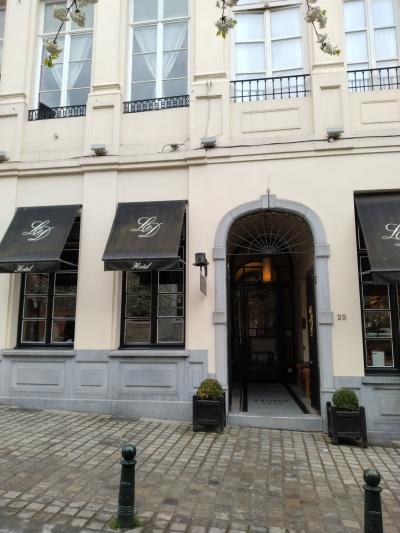 マドレーヌ教会のすぐ前です