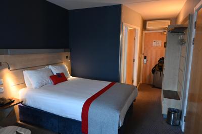 ３４８号室　日中に撮影。日が暮れると非常に暗い部屋になります