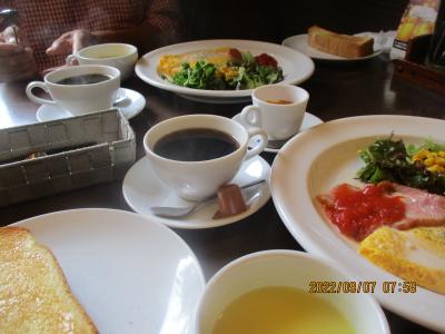 評判のオムライス店