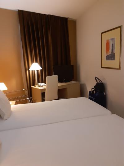 狭い部屋はイビスの常識ですが・・・