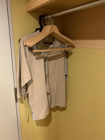 畳敷きは落ち着くが家具と小物で洋室より狭く感じる