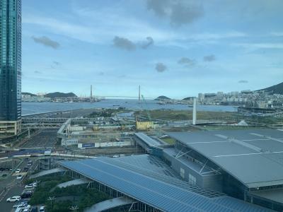 部屋からは釜山港が見えます。