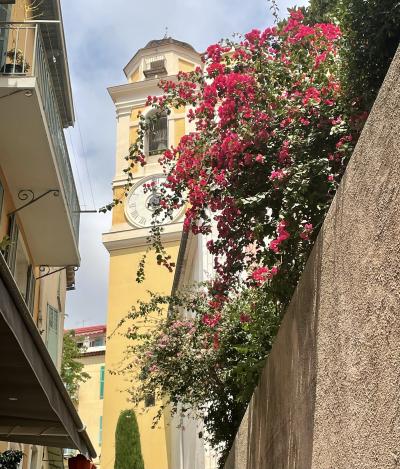 女性ひとり歩きも安心でショッピングも楽しい！