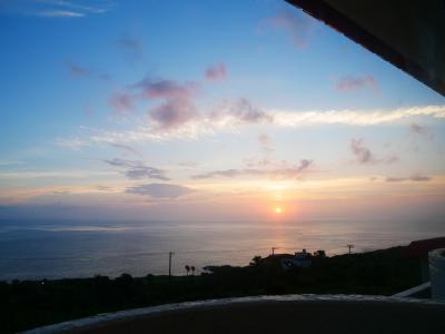 海側の部屋から朝日を眺めました。