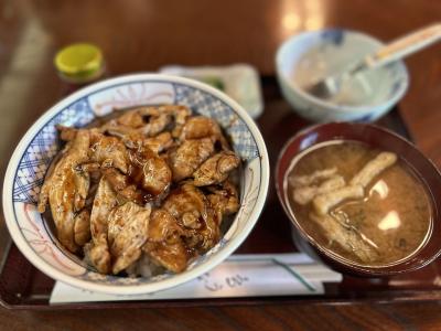 やきとり丼を頼むべし