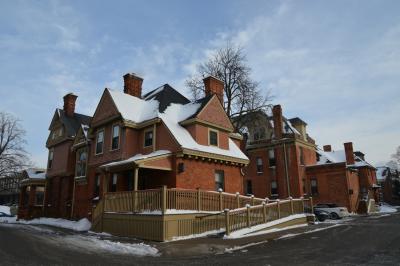 複数の古民家で構成された宿泊施設