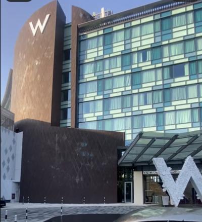 リゾート気分が味わえるプール