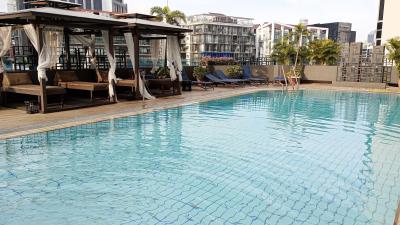 プールの様子です。夕方４時頃の利用者は少なく、のんびり出来ま