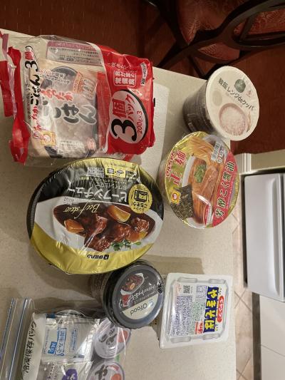 日本からレトルト食品を持ち込んで…