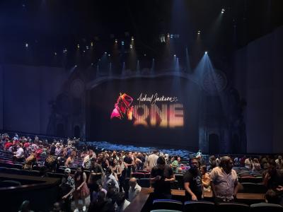 人が作りあげるエンターテイメント