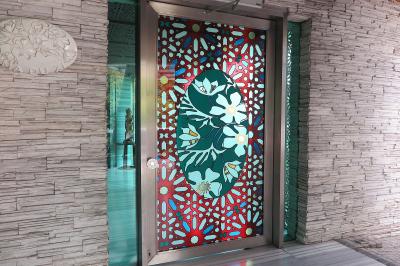 まずは、この自動ドアに驚かされます(笑)