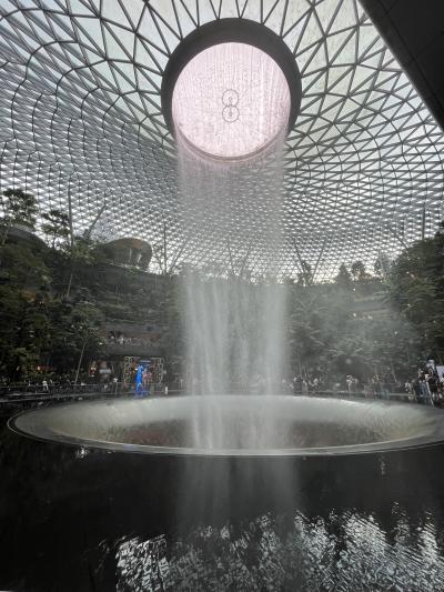 空港直結のショッピングモール