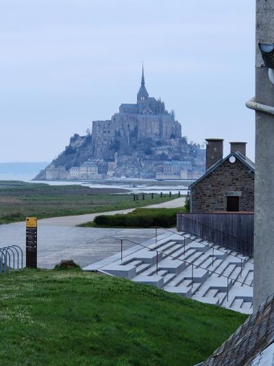 部屋からのモン・サン・ミッシェル