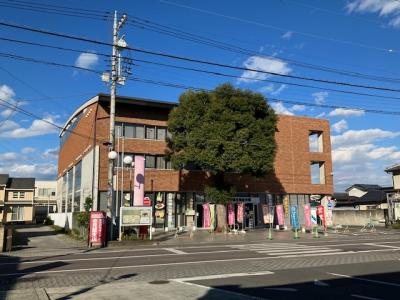 「佐野厄除け大師」の目の前にあります。