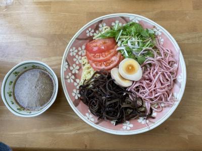 島料理が味わえるお店です。