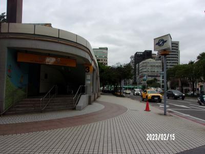 この駅からも行天宮に行けます。