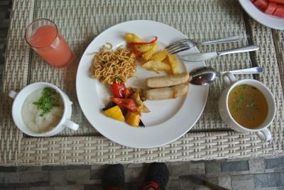 ホテルの朝食。もちろん食べ放題。