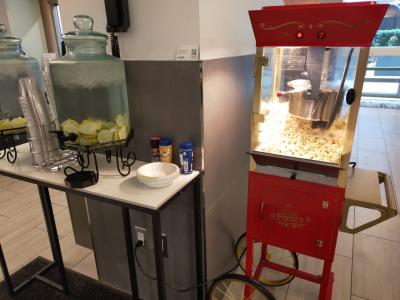 無料のポップコーン