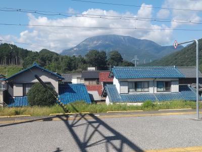 滋賀県東端にある小さな駅、伊吹山がよく見える　