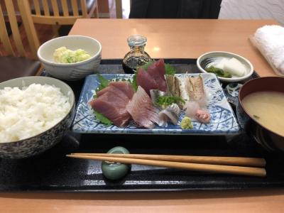 食事ができる沼津駅前　地魚のお魚屋さん