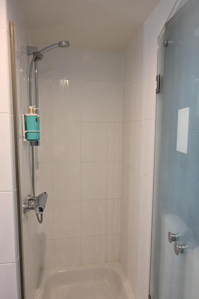 シャワーブース