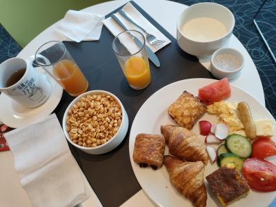 朝食