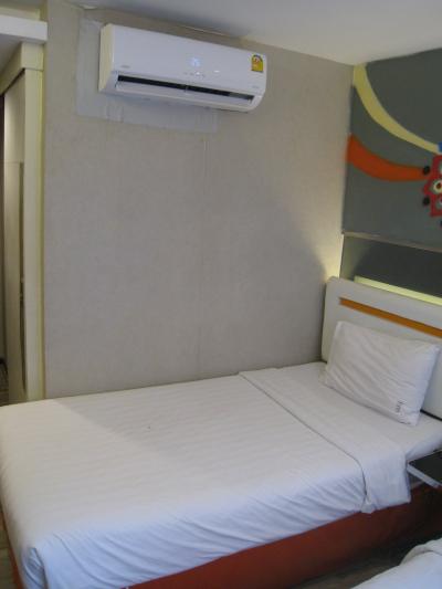 エアコン、ベッド