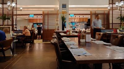 朝食のレストラン