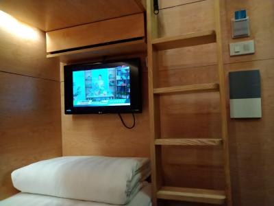 １段目はTVつき