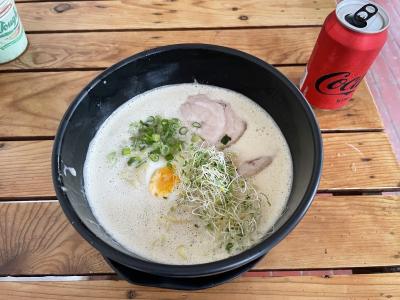 白湯ベースの美味しいラーメン