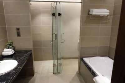 バスタブ&シャワールーム&トイレ&洗面(その2)