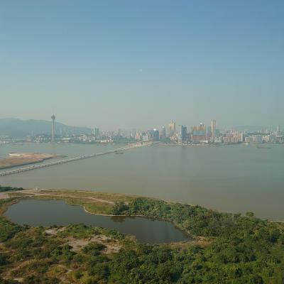 ホテルの部屋からのマカオサイドの絶景。