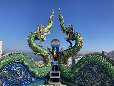 シラチャの街を一望できる水晶で有名なお寺