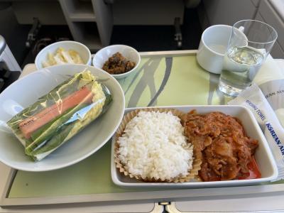 心地よいサービスと韓国料理の機内食