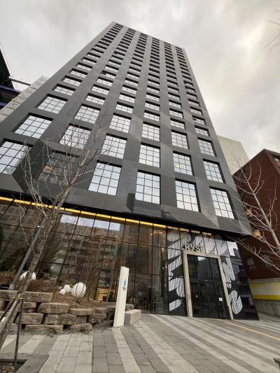 そびえたっていて遠くからでも目印になる外観。