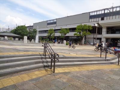 葛西臨海公園のすぐ前にあって便利な駅です