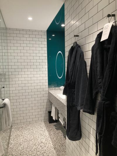 バスローブも気持ちよい厚地のものでした