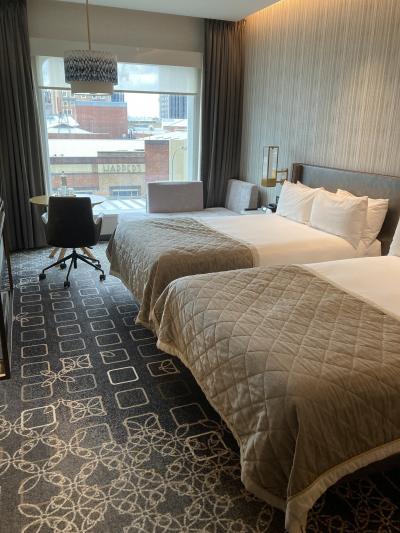 コンパクトだけど上質な感じ