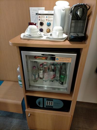 金庫や冷蔵庫もある