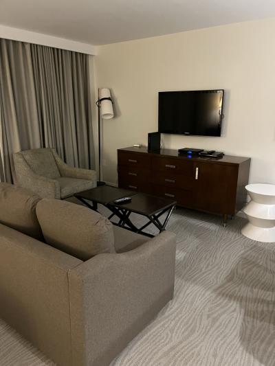 ソファーでくつろぐかベッドでくつろぐか贅沢な選択