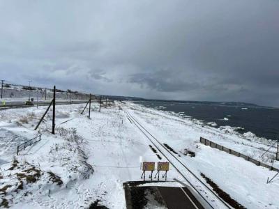 オホーツク海に面した無人駅