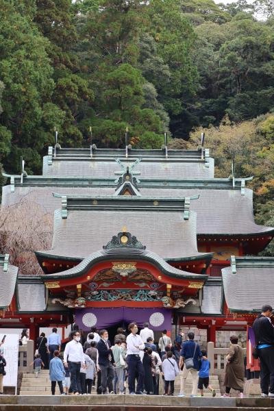 森に囲まれた社殿が佇み、山神社までの参道も趣きがありました