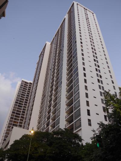 ツインタワーの建物外観　手前のタワー1の20階に宿泊しました