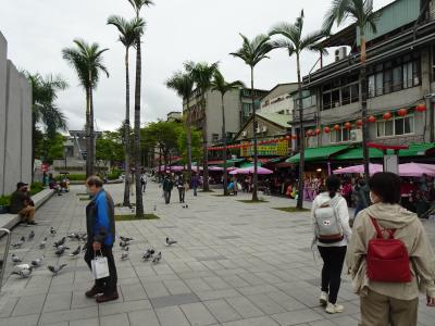 ローカル色豊かな朝市