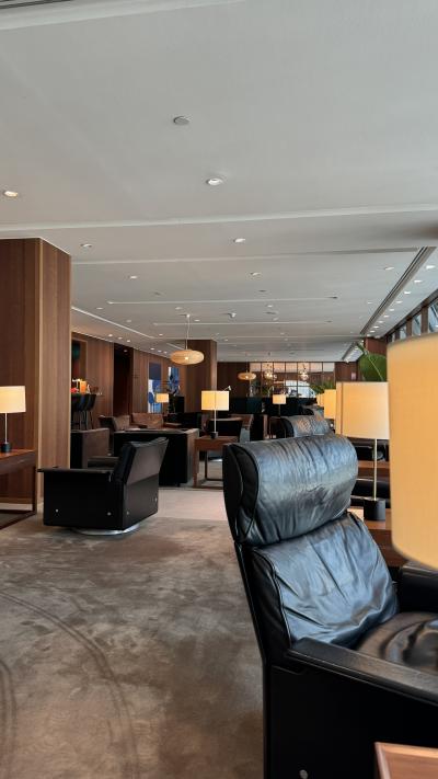 Cathay Pacific First and Business Class Lounge