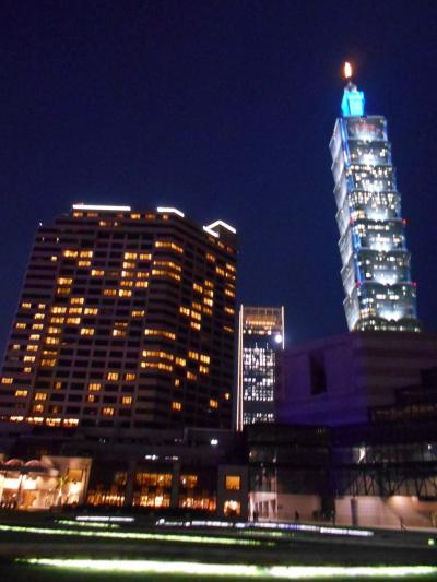 ホテルと台北１０１の夜景