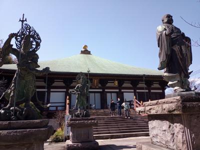 鎌倉駅から材木座海岸の方へ　長勝寺